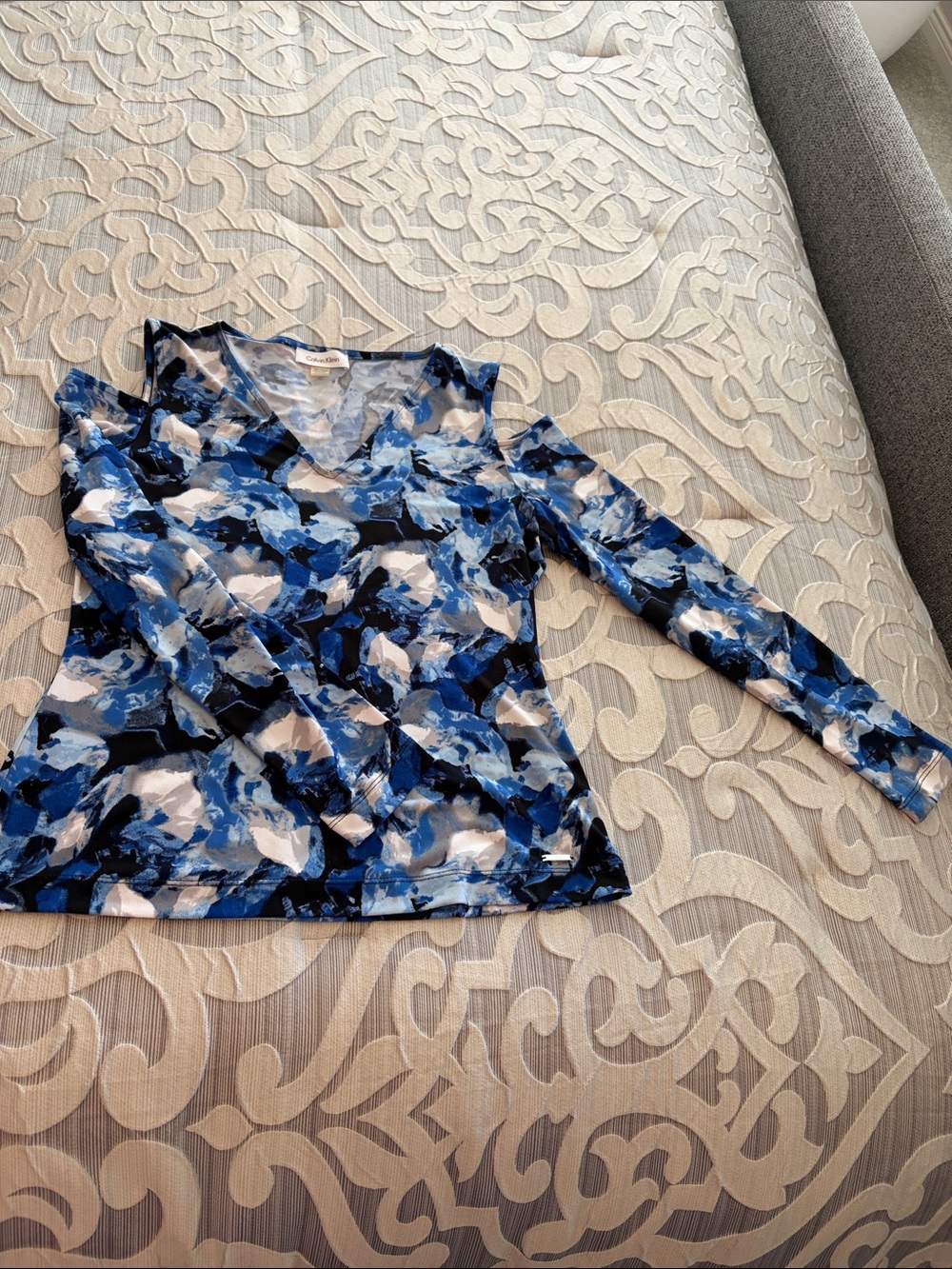 Blue Abstract Print V-Neck Long Sleeve Top